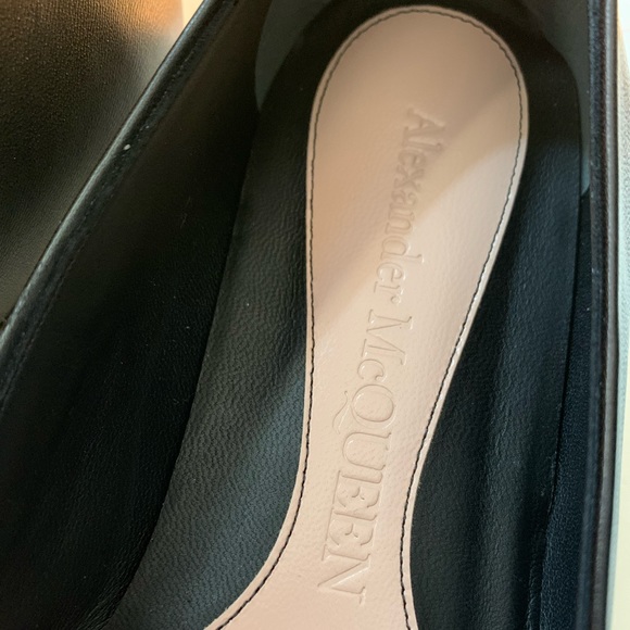 🛑 SOLD 🛑🔥HP🔥 Alexander McQueen Punkstud Flat - Picture 4 of 10